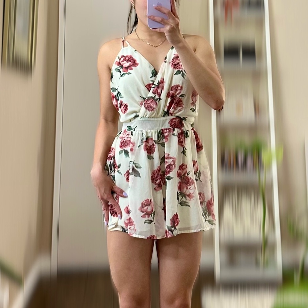 Modlook29 white rose floral backless plunge romper